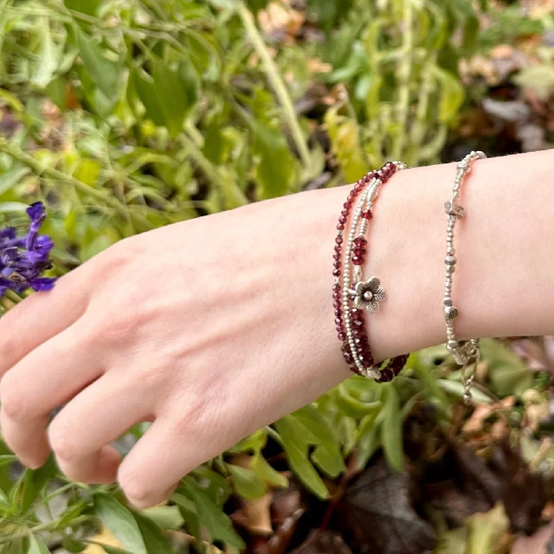 leather bracelet with gemstone pendant-Silver Baubles Bracelet